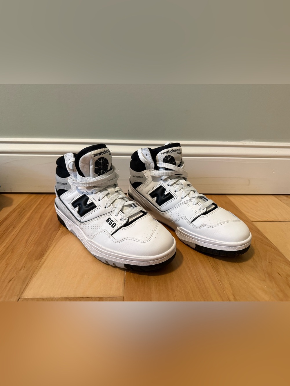 New Balance 650 High Top Sneakers, mens 7 womens 8.5
